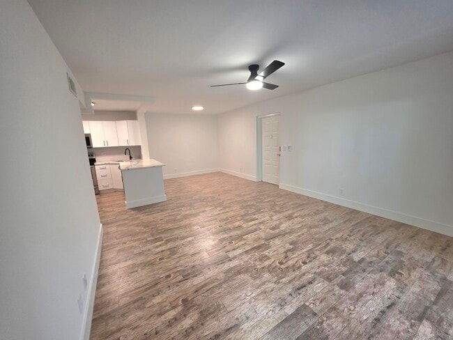 Building Photo - 209 Foxtail Dr