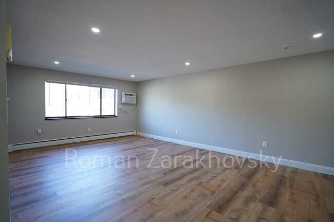 Building Photo - 394 Langley Rd