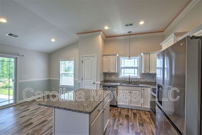Building Photo - 1303 Lindale Pl