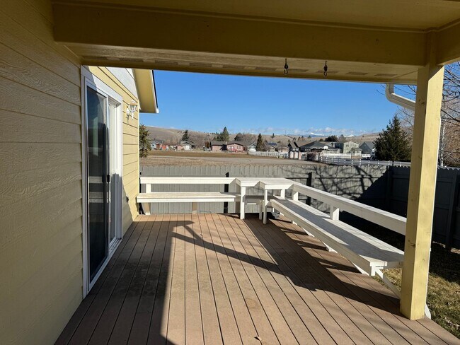 Building Photo - Spacious 3 Bed, 2 Bath in Lolo, MT!!