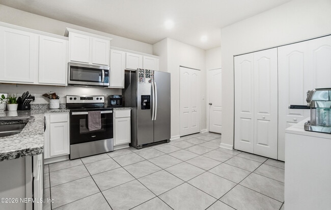 Building Photo - 78 Pasadena Dr