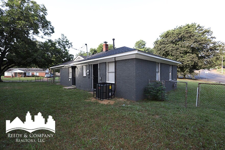 Building Photo - 1380 Rolling Hills Dr