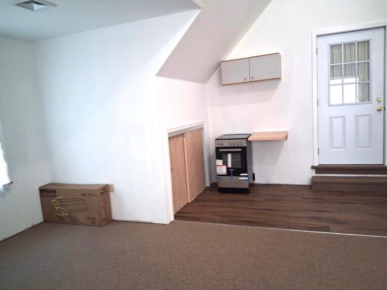 Building Photo - 134 Piney Woods Dr