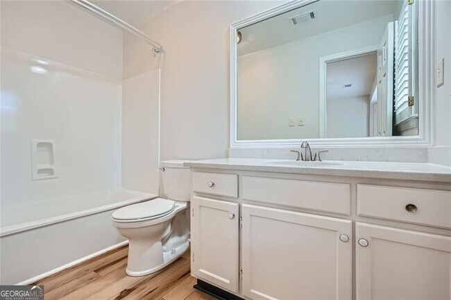 Building Photo - 12 Honour Ave NW