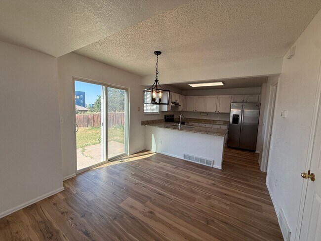 Building Photo - 4810 Ardley Dr