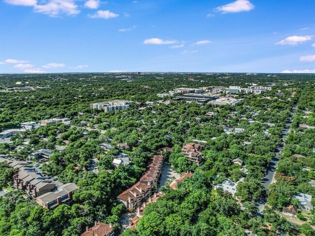 Building Photo - 1529 Barton Springs Rd