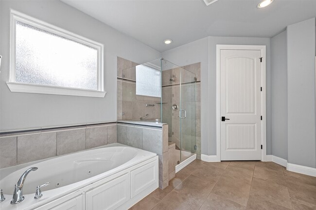Building Photo - 4727 Lake Village Dr