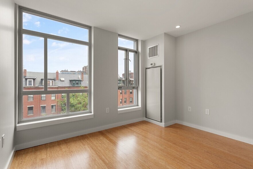 Building Photo - 691 Massachusetts Ave