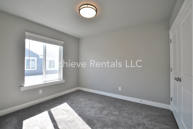 Building Photo - 2242 S 1180 W