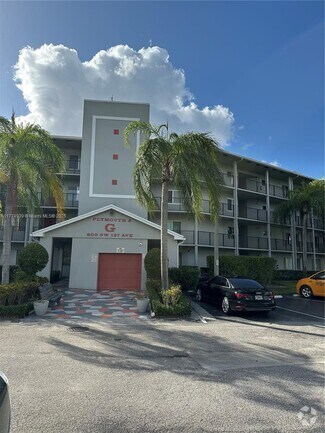 Building Photo - 800 SW 137th Ave