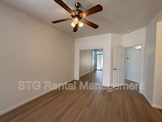 Building Photo - 3753 E Canyon Crest Ave