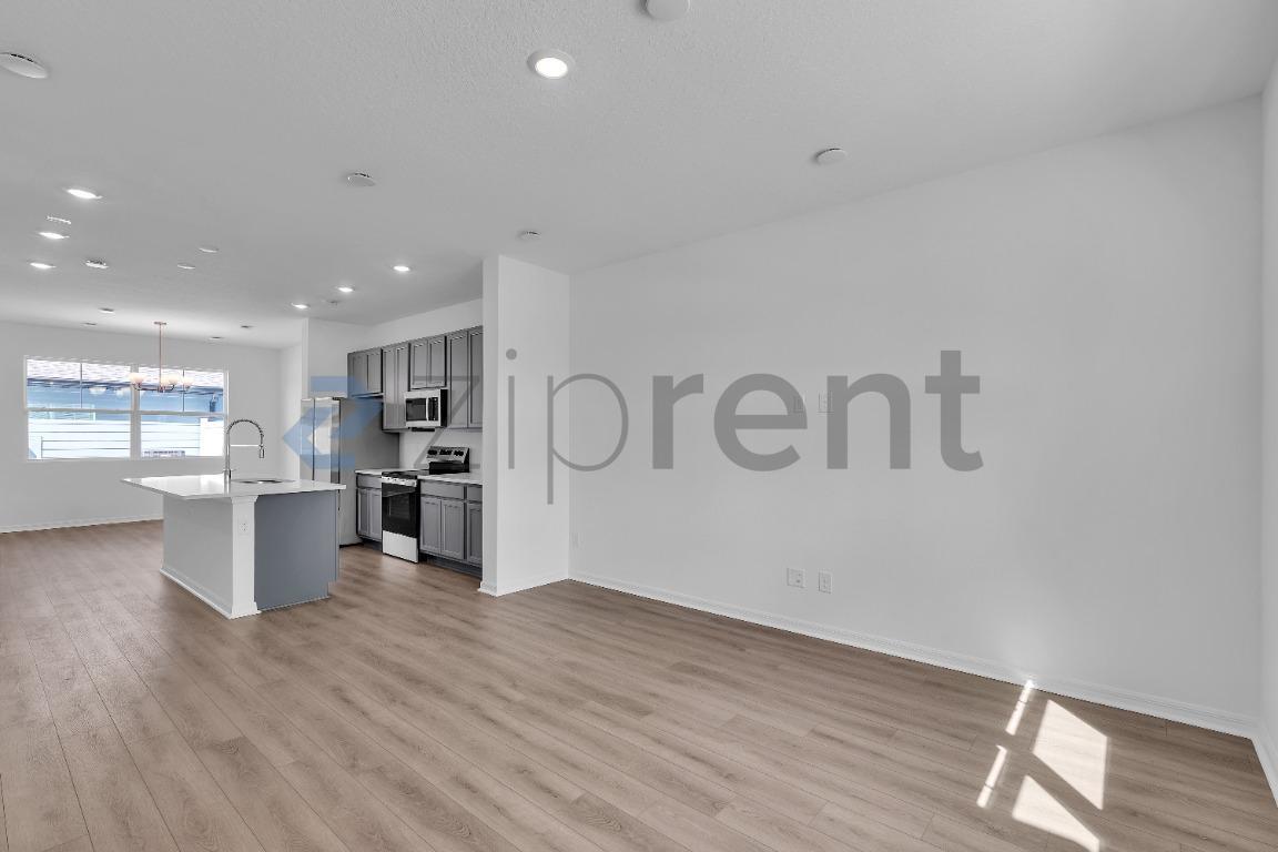 Building Photo - 17514 Northlake Grv Dr