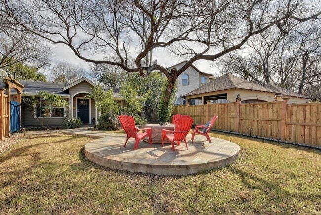 Building Photo - 1909 Winsted Ln