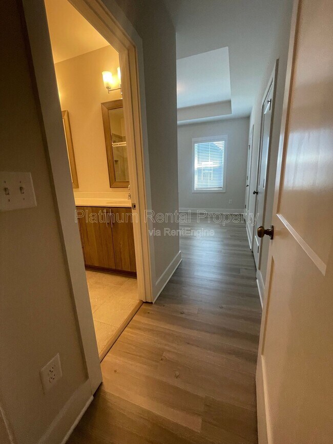 Building Photo - 146 Color Cir