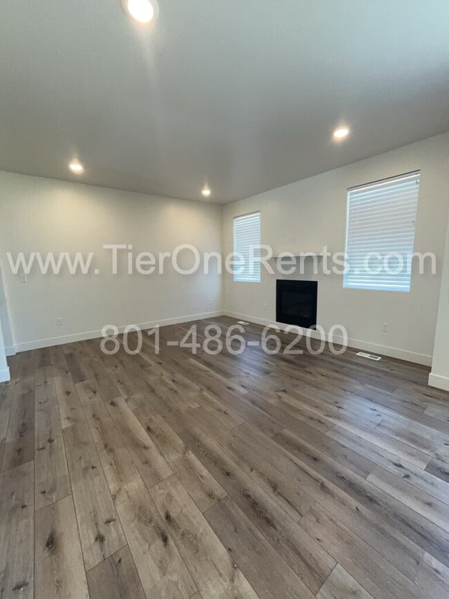 Building Photo - NO DEPOSIT option available for qualified ...
