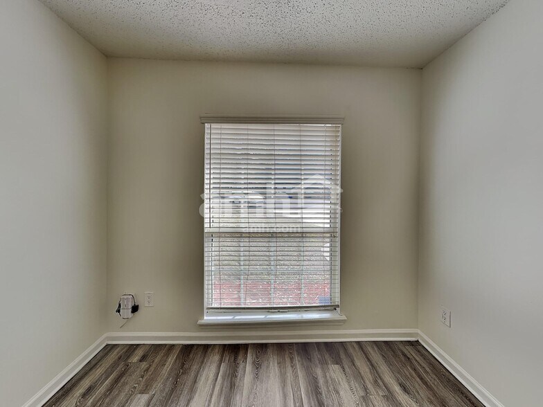 Building Photo - 3275 Guernsey Ct