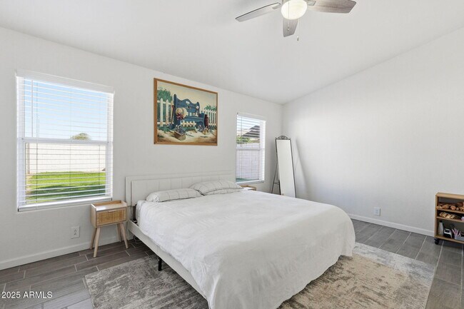 Building Photo - 6411 N 81st Dr