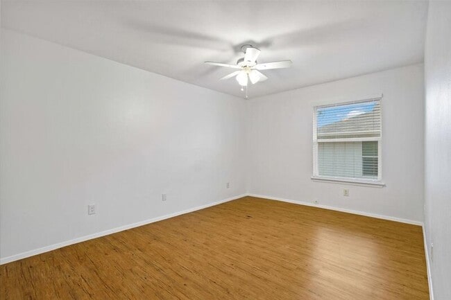 Building Photo - 1313 Southport Dr