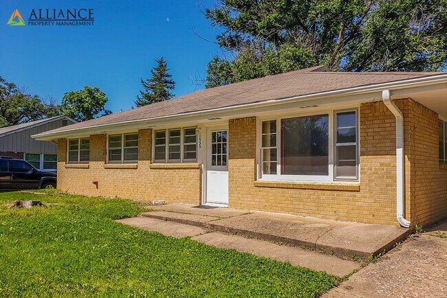 Building Photo - 1533 Pipher Ln