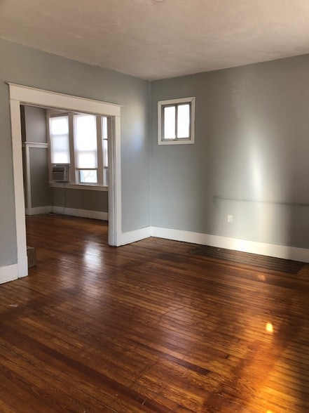 Building Photo - 260 Academy Ave