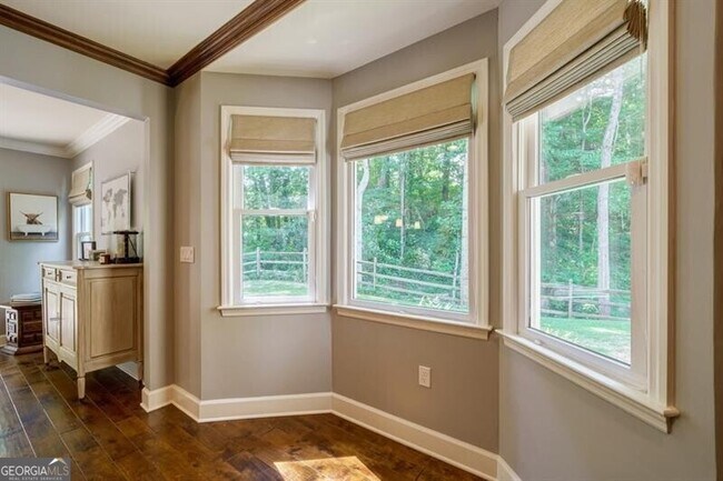 Building Photo - 947 Lenox Hill Ct NE