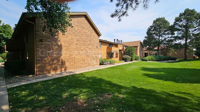 Building Photo - 3335 S Ammons St