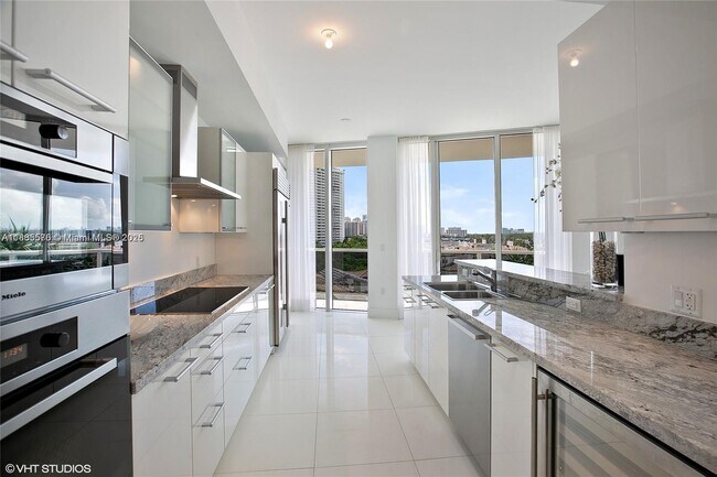 Building Photo - 4100 Island Blvd