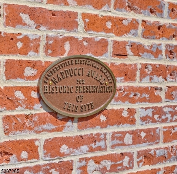 Building Photo - 46 York St