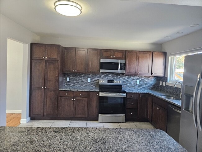 Building Photo - 4563 Tauneybrook Dr