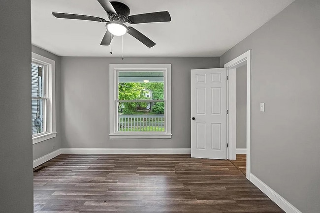 Building Photo - Gorgeous 5 bed 3.5 Bath in Madisonville!!