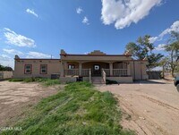 Building Photo - 13821 Villalobos Rd