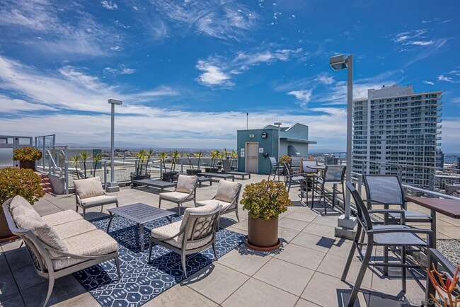Roof Deck - 1080 Park Blvd