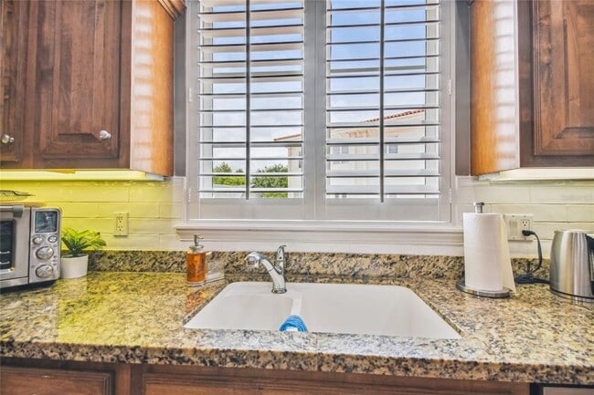 Building Photo - 1001 S Rome Ave