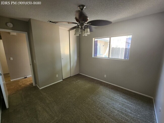 Building Photo - Riverside 4 bedroom Home