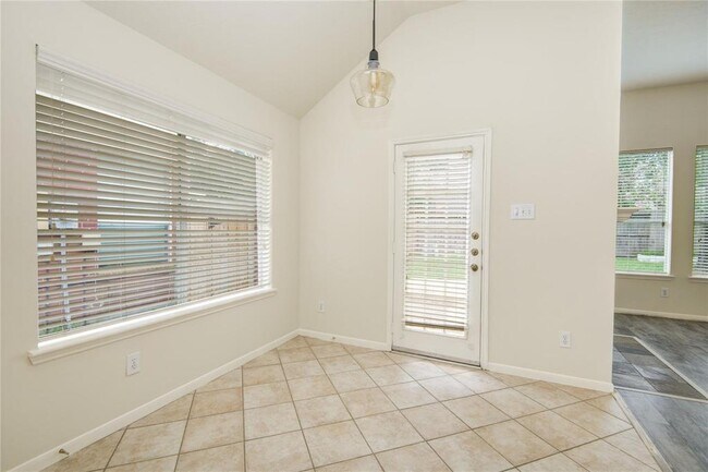 Building Photo - 9719 Goldenglade Dr