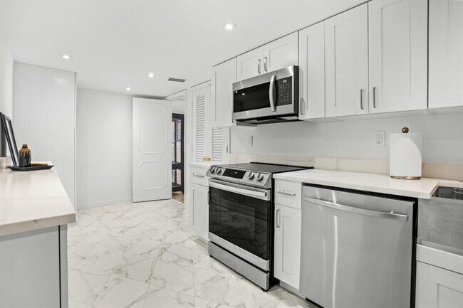 Building Photo - 1151 N Fort Lauderdale Beach Blvd