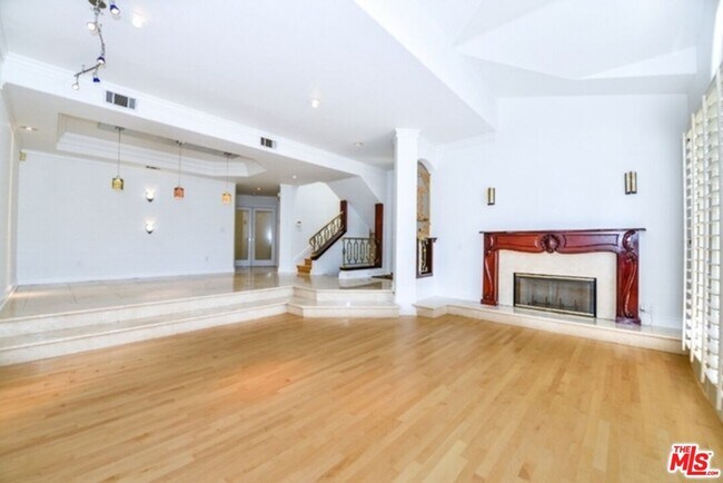 Building Photo - 6473 Zuma View Pl