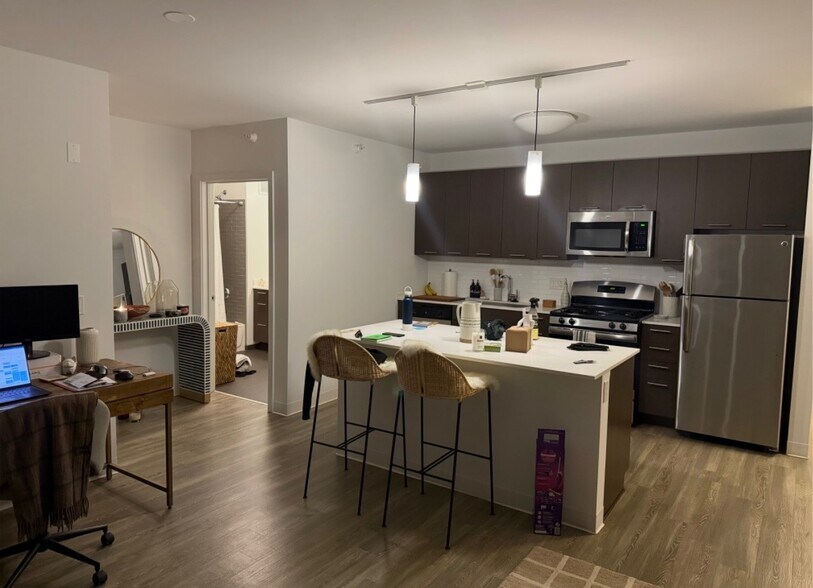 Building Photo - 600 N Wells St