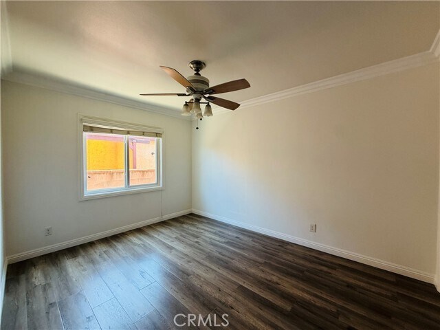 Building Photo - 1525 W Houston Ave