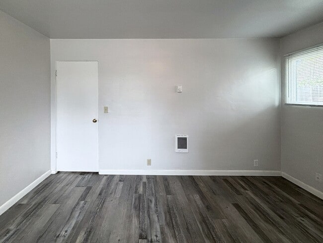 Building Photo - 138 Benjamin St