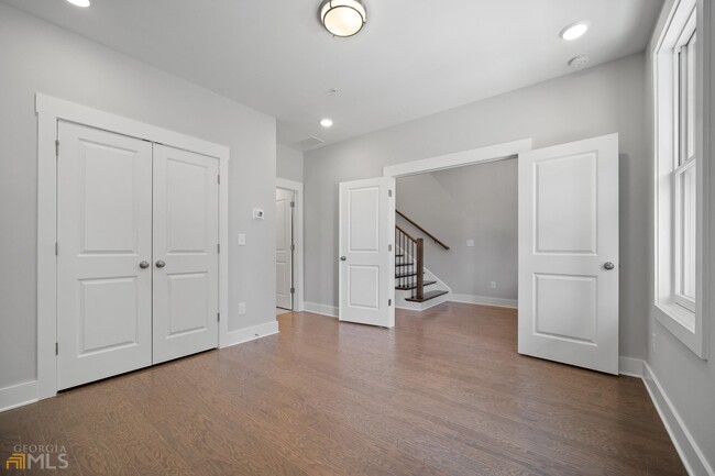 Building Photo - 1034 Robert Smalls Way