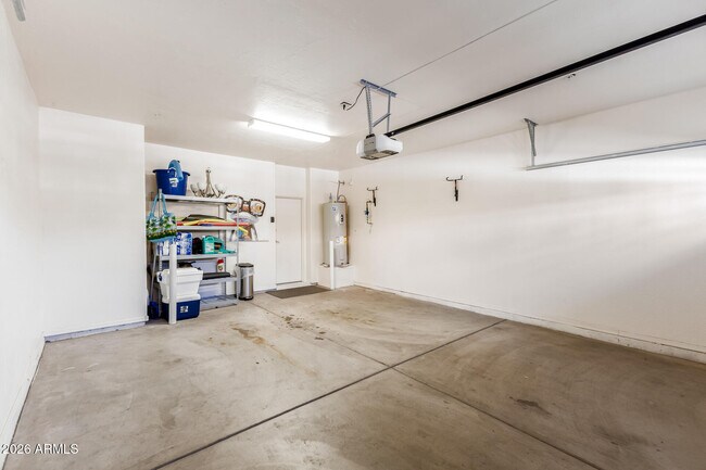 Building Photo - 2250 E Deer Valley Dr