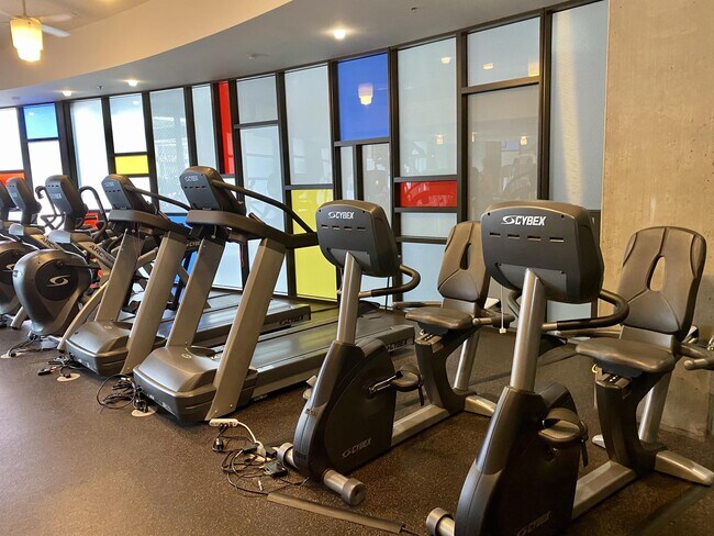 Building Photo - 1050 Island Ave