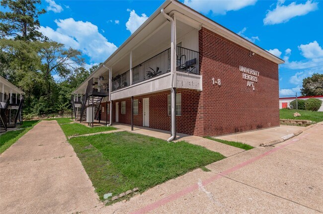 Primary Photo - 600 Palm St
