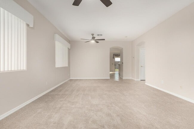 Building Photo - 14625 W Amelia Ave