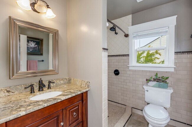 Building Photo - Beautiful Historic Multi Generational home in Heart of Snohomish