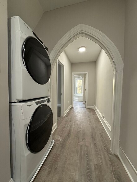 Hall (Laundry) - 5211 Ridge Ave