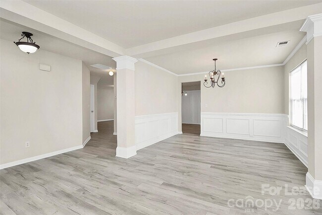 Building Photo - 10741 Mountain Springs Dr