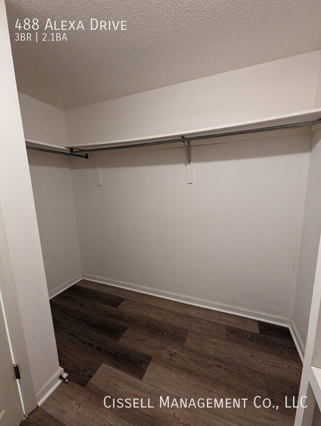 Building Photo - 488 Alexa Dr