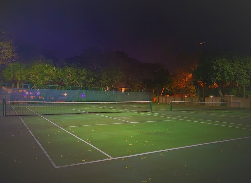 Lighted Tennis Courts - 9959 Nob Hill Ct
